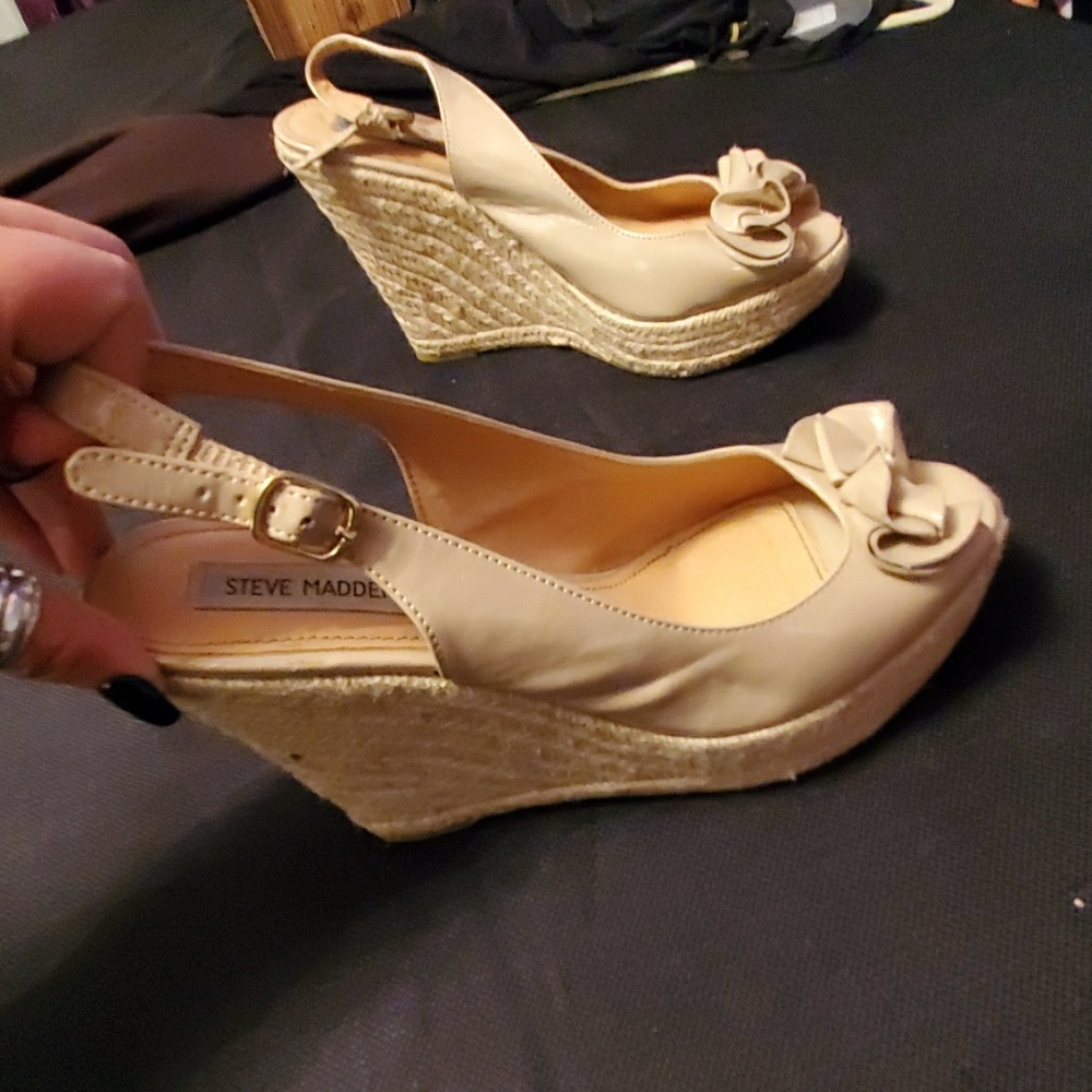 Steve Madden peep toe wedges